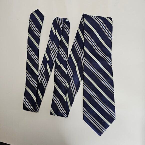 JOSEPH ABBOUD Men's Tie, 100% Silk, Striped Pattern, Navy Blue & White Necktie - Picture 7 of 7